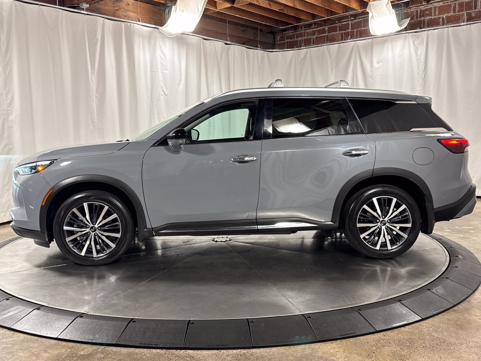 Certified 2025 INFINITI QX60 Sensory AWD/4WD image 8