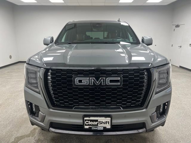 Used 2024 GMC Yukon Denali Ultimate AWD/4WD image 3