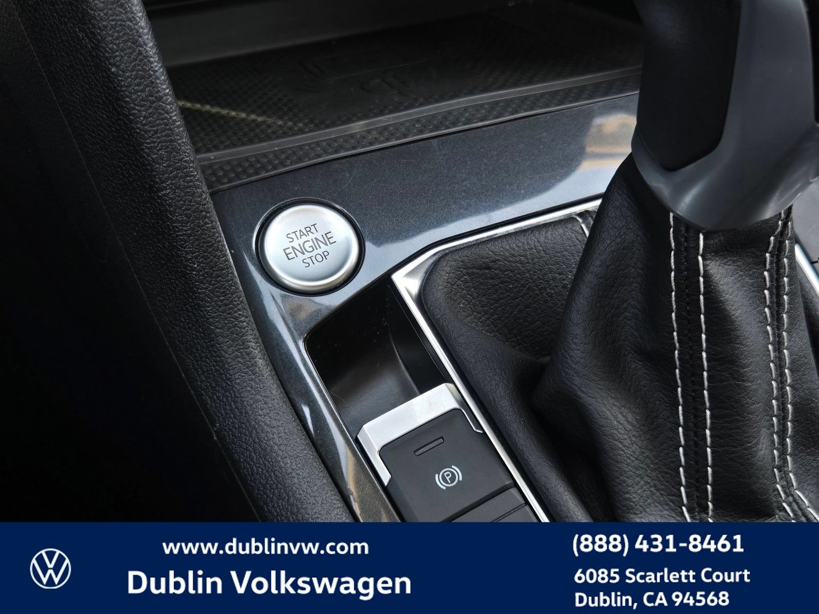 Certified 2023 Volkswagen Tiguan SE FWD image 17