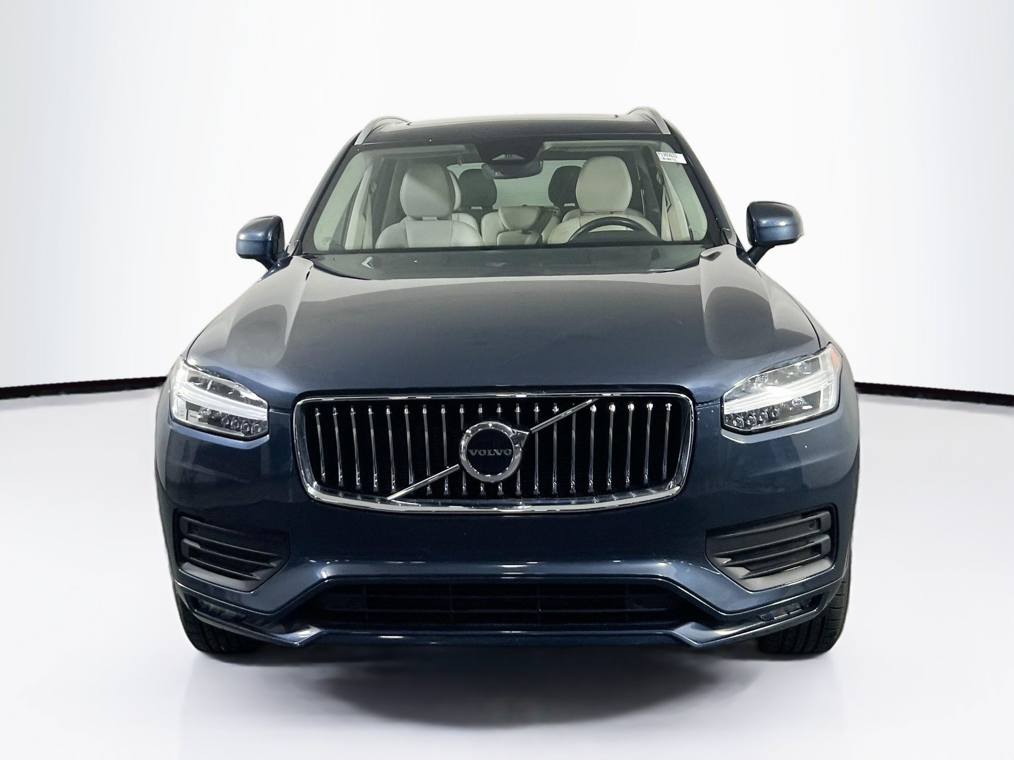 Used 2023 Volvo XC90 B5 Core AWD/4WD image 2