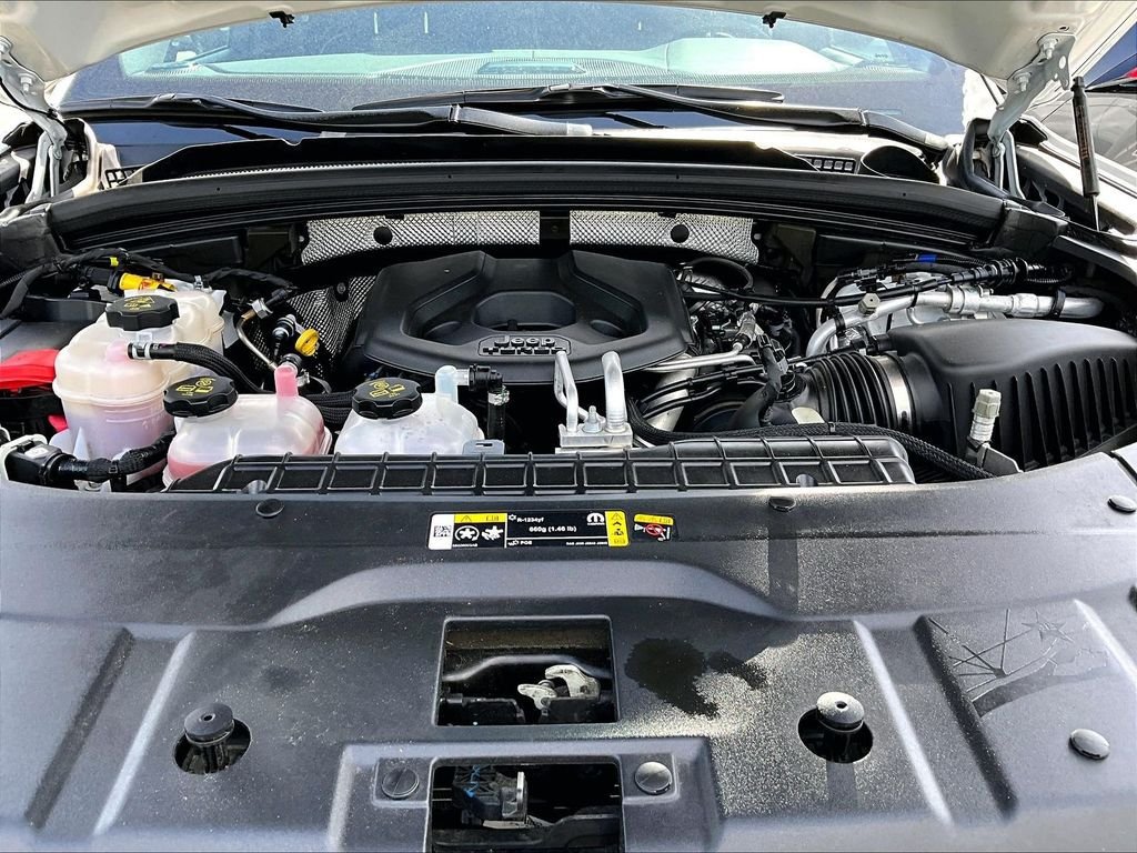 Used 2022 Jeep Grand Cherokee Overland AWD/4WD image 30