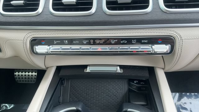 Used 2023 Mercedes-Benz GLS 450 4MATIC image 21