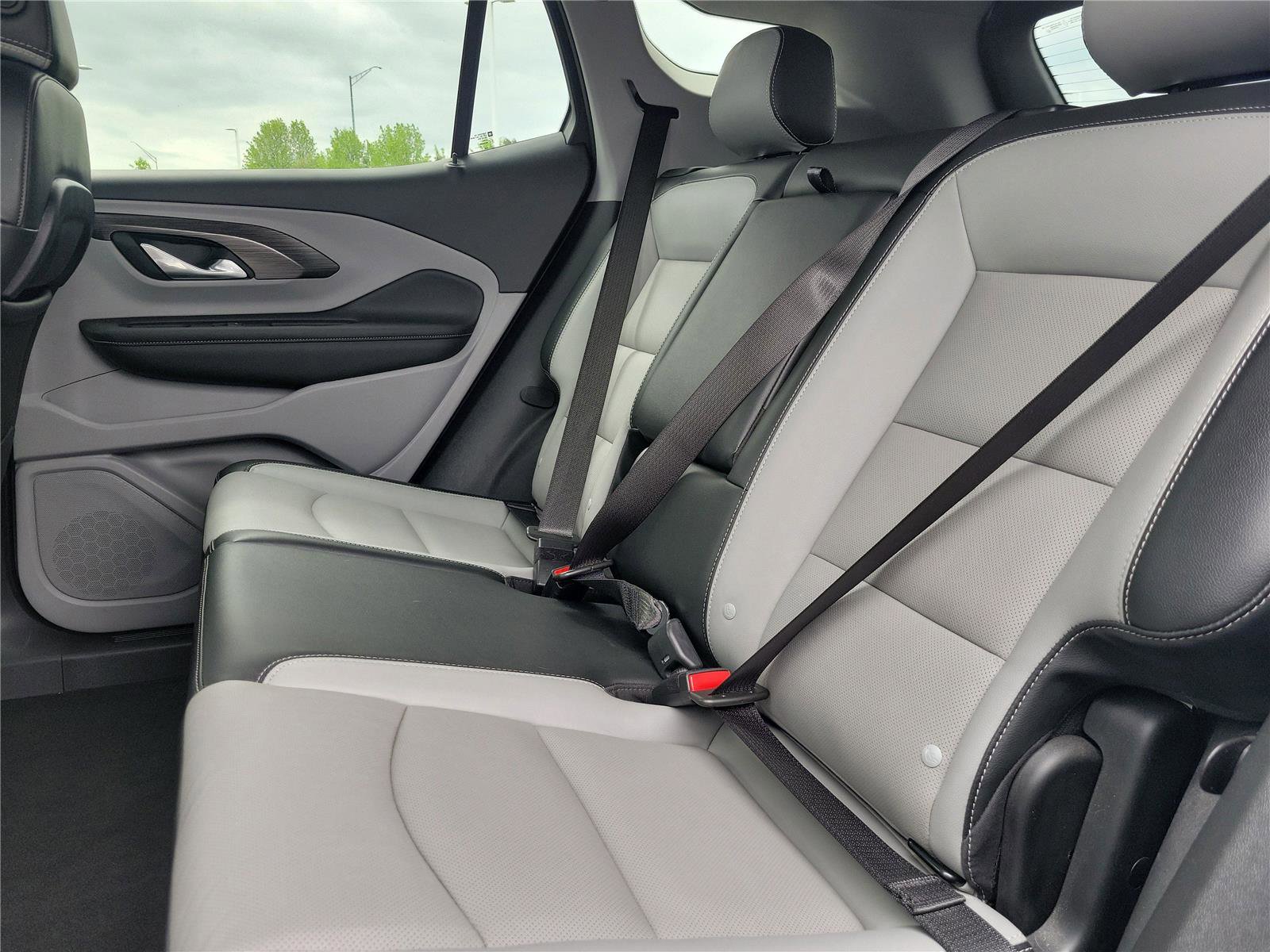 Used 2023 GMC Terrain SLT image 14