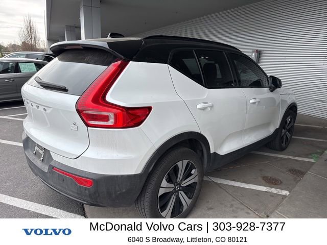 Used 2023 Volvo XC40 Recharge Core image 3