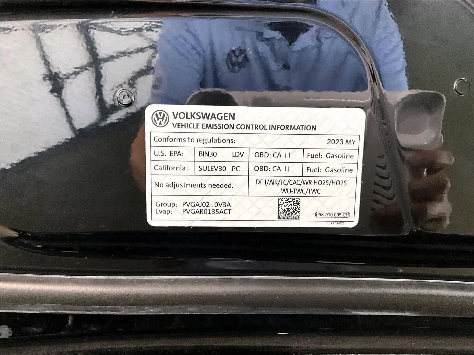 Used 2023 Volkswagen Tiguan SE w/ Panoramic Sunroof Package FWD image 35
