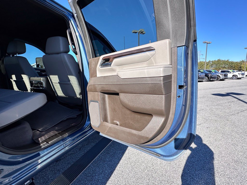 Used 2024 GMC Sierra 2500 SLT w/ SLT Convenience Package AWD/4WD image 17