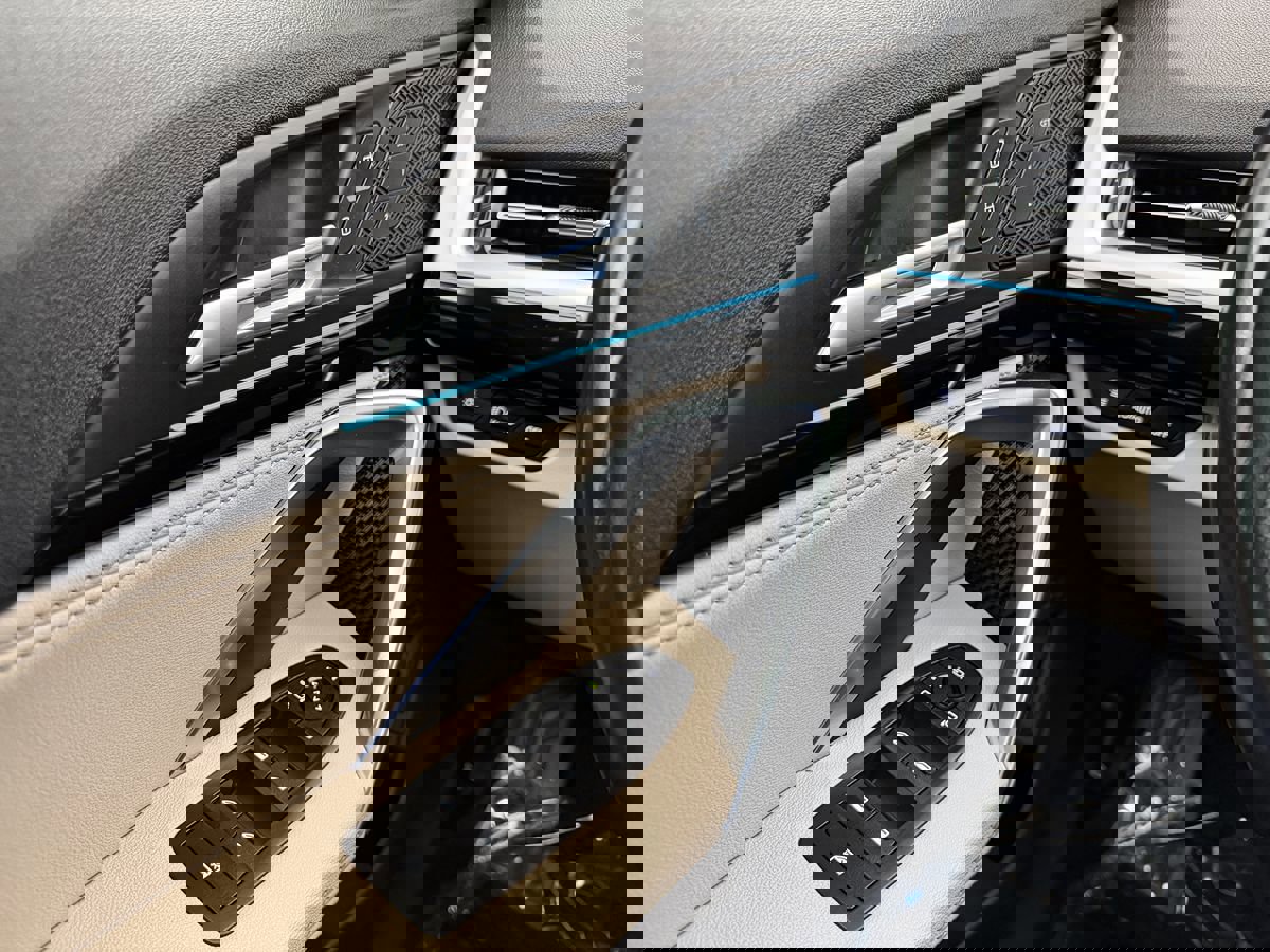 Used 2023 BMW X1 xDrive28i image 13