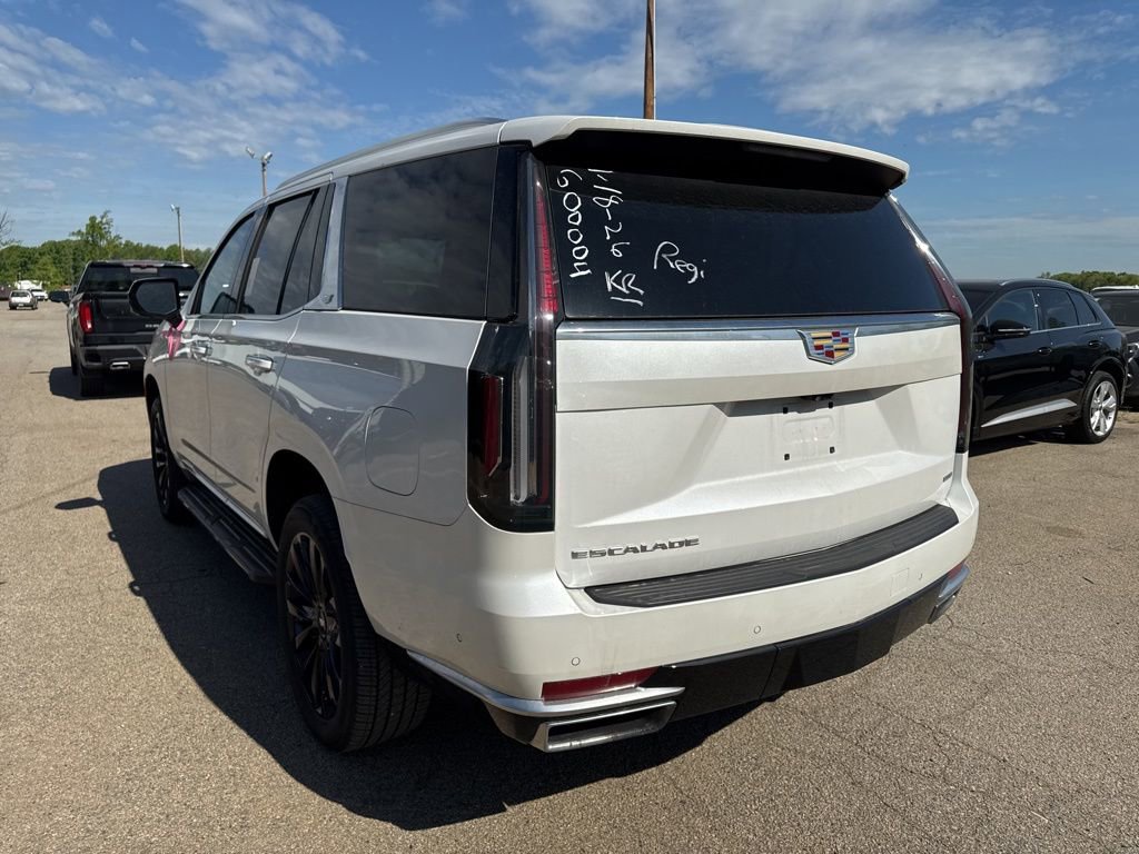 Used 2024 Cadillac Escalade Premium Luxury AWD/4WD image 2