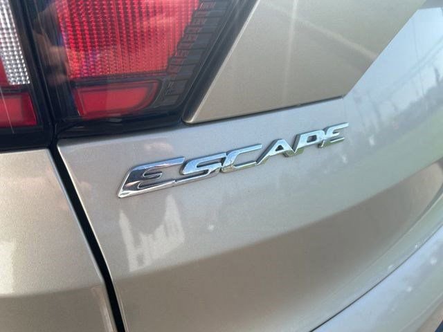Used 2017 Ford Escape SE w/ Equipment Group 201A image 46