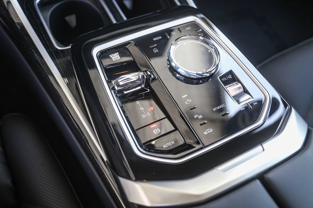 Used 2026 BMW 740i RWD image 16