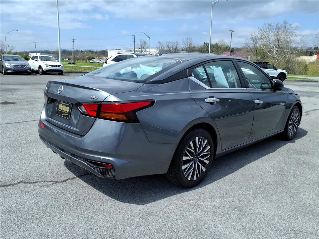 Used 2024 Nissan Altima 2.5 SV image 16