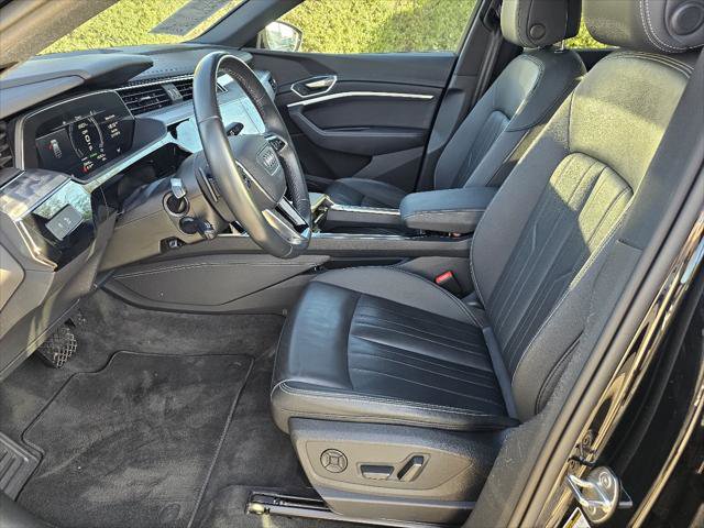Used 2023 Audi e-tron Premium w/ Convenience Plus Package image 2