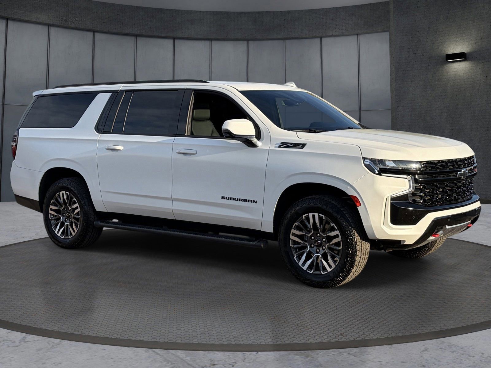 Certified 2023 Chevrolet Suburban Z71 w/ Z71 Off-Road Package AWD/4WD image 8