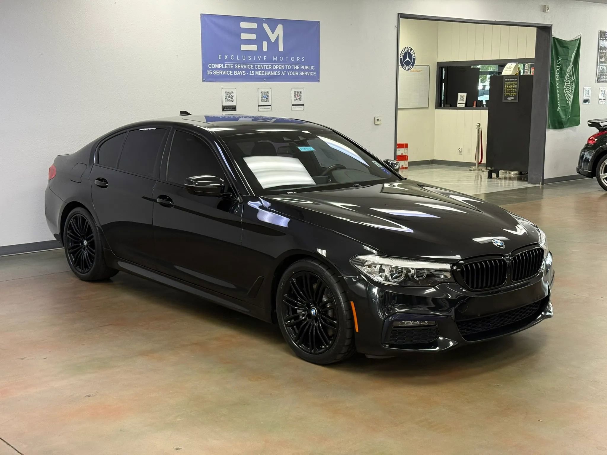Used 2019 BMW 530i w/ M Sport Package RWD image 2