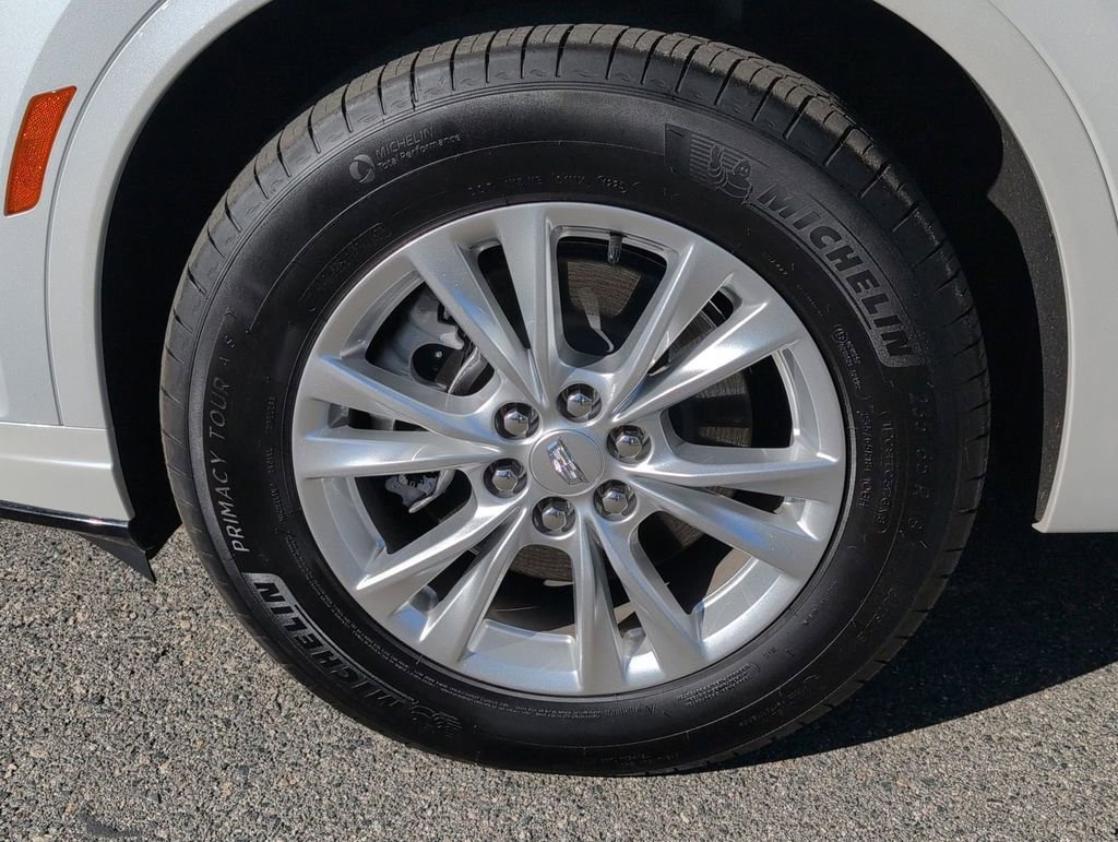 Used 2025 Cadillac XT6 Luxury image 36