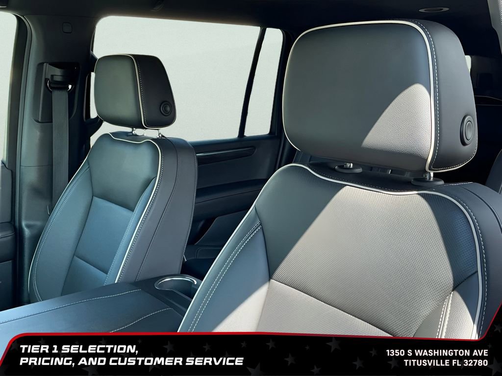Used 2025 Chevrolet Suburban Premier RWD image 26