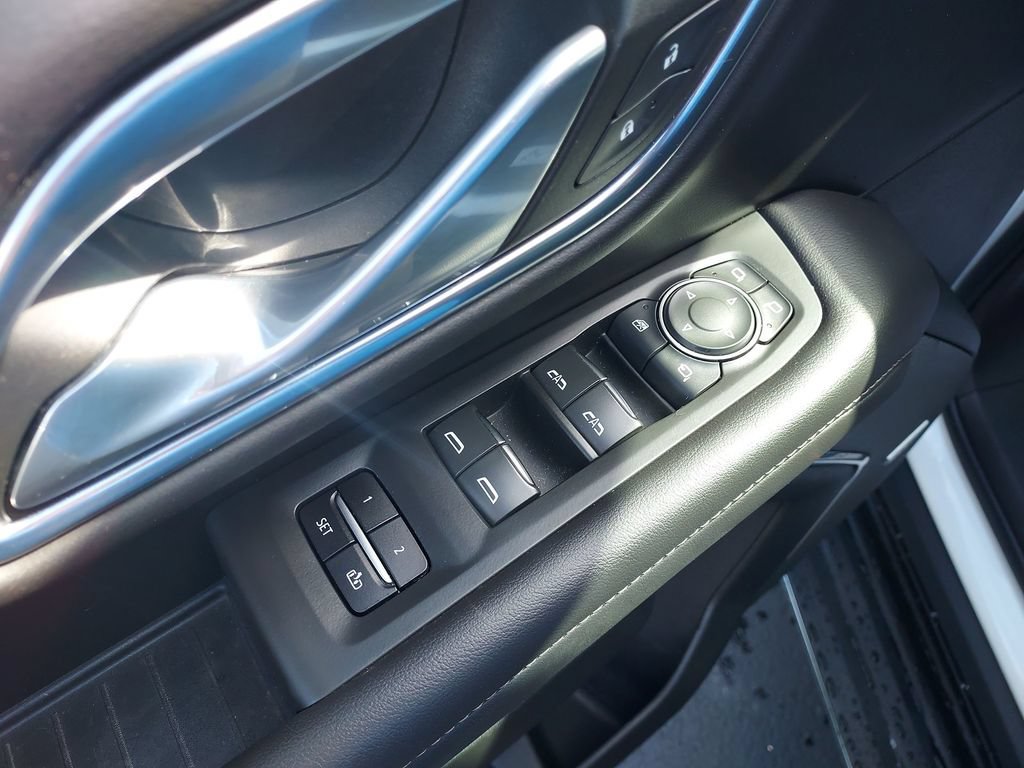 Used 2023 Chevrolet Tahoe High Country AWD/4WD image 19