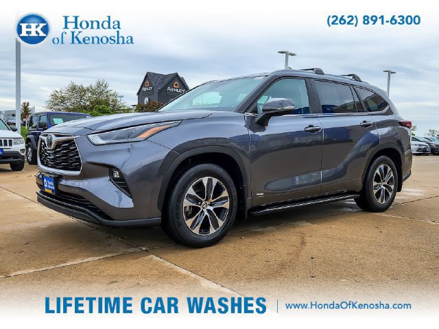 Used 2025 Toyota Highlander XLE