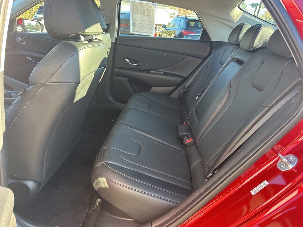 Used 2023 Hyundai Elantra Limited image 31