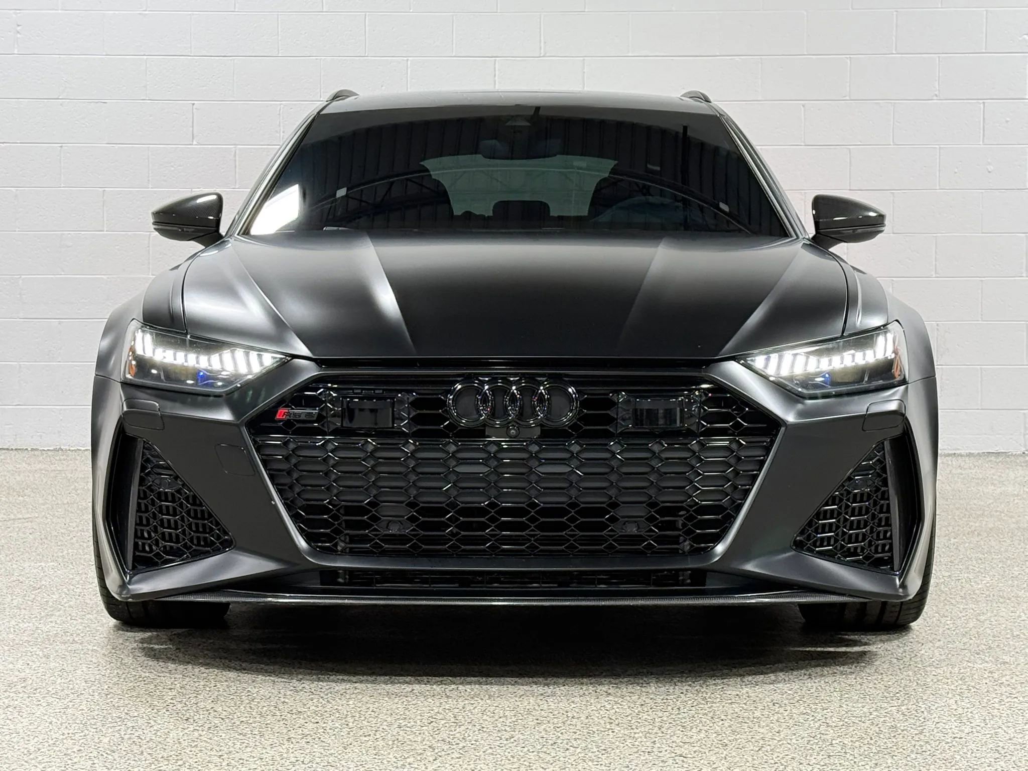 Used 2021 Audi RS 6 w/ Carbon Optic Package image 3