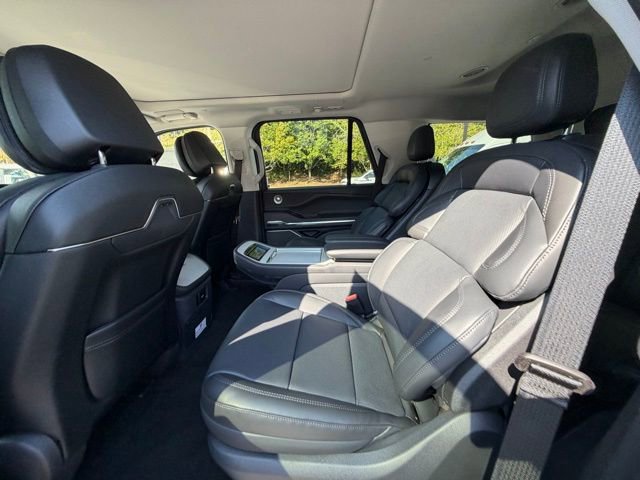 New 2025 Lincoln Navigator Reserve image 13