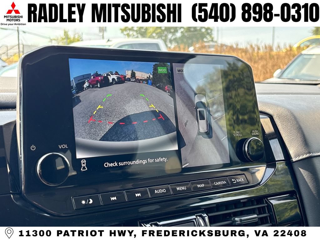 Used 2023 Nissan Pathfinder SL AWD/4WD image 9