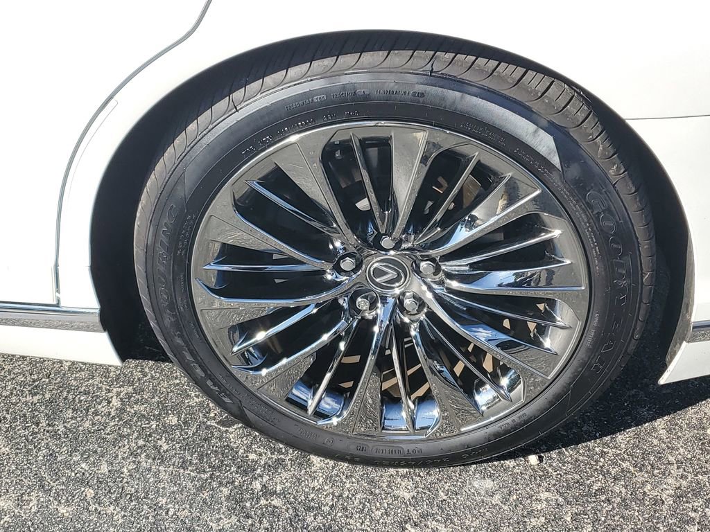 Used 2023 Lexus LS 500 Core w/ Interior Upgrade Package image 12