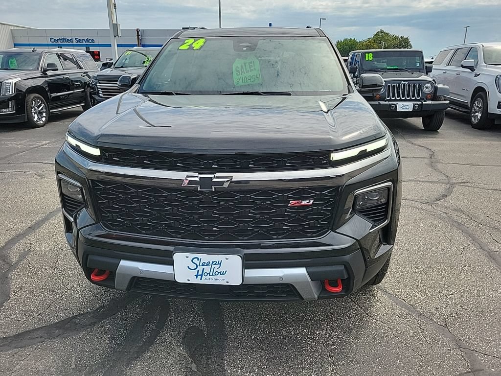 Used 2024 Chevrolet Traverse Z71 w/ Enhanced Driving Package AWD/4WD image 2