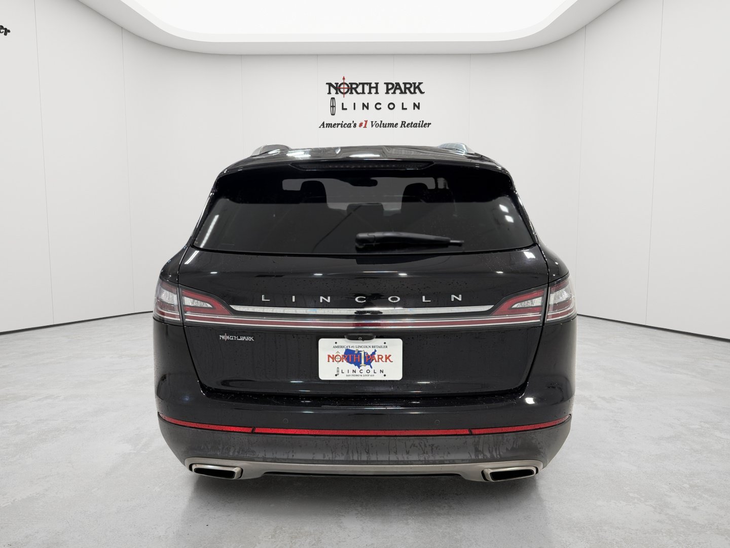Used 2021 Lincoln Nautilus FWD w/ Equipment Group 101A image 4