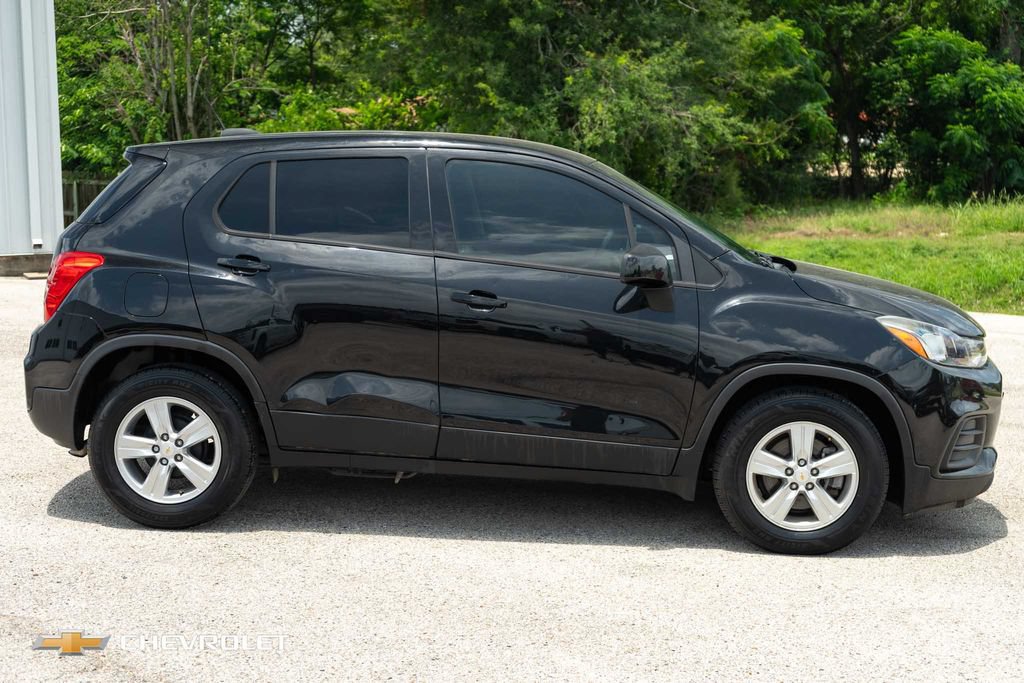 Used 2021 Chevrolet Trax LS w/ Tint and Cruise Package FWD image 4