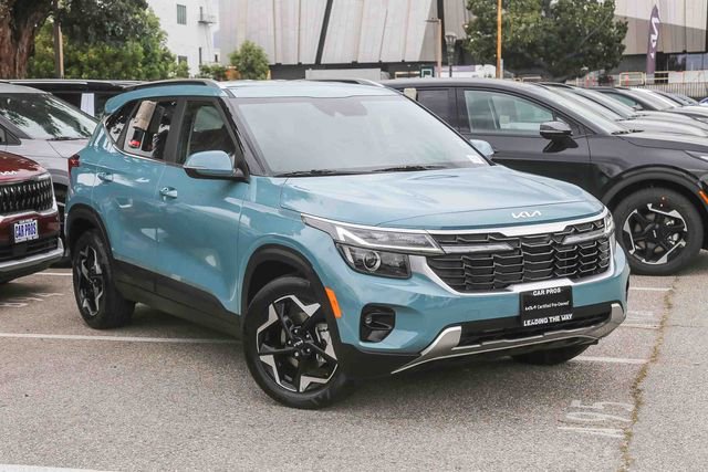 Certified 2024 Kia Seltos EX FWD image 2