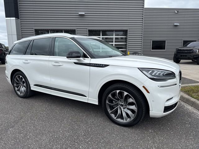 Used 2023 Lincoln Aviator Grand Touring w/ Equipment Group 301A AWD/4WD image 2