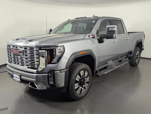 Used 2025 GMC Sierra 2500 Denali image 4
