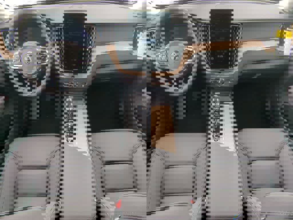 New 2026 Volvo XC60 B5 Plus w/ Protection Package Premier image 14