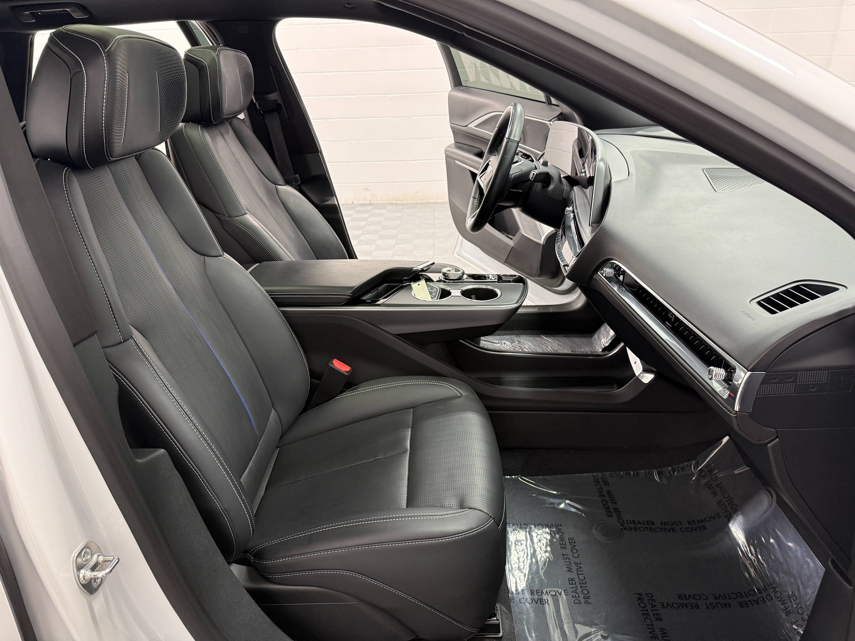 Used 2024 Cadillac Lyriq Sport RWD image 19
