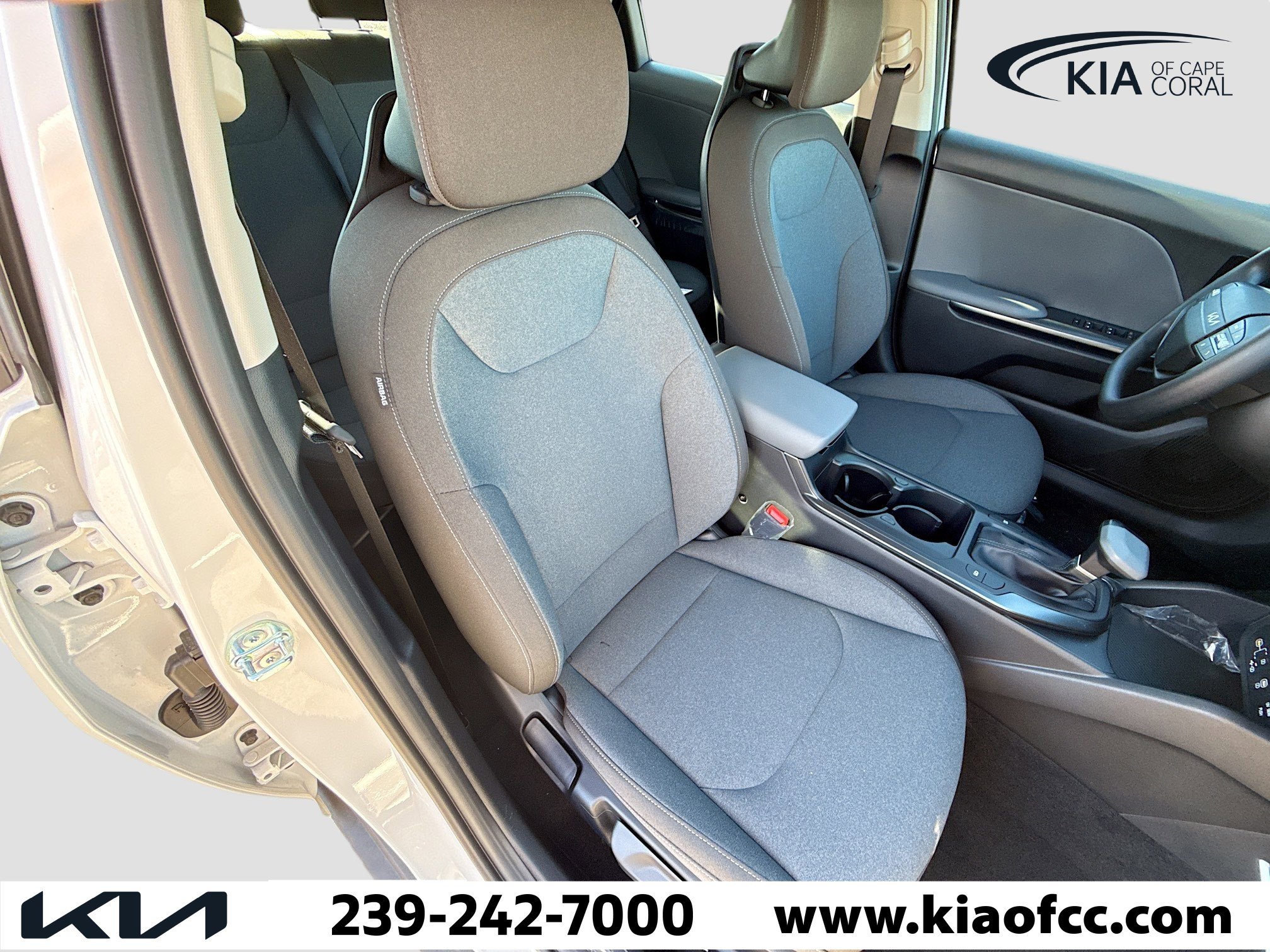 New 2025 Kia K4 LXS image 14