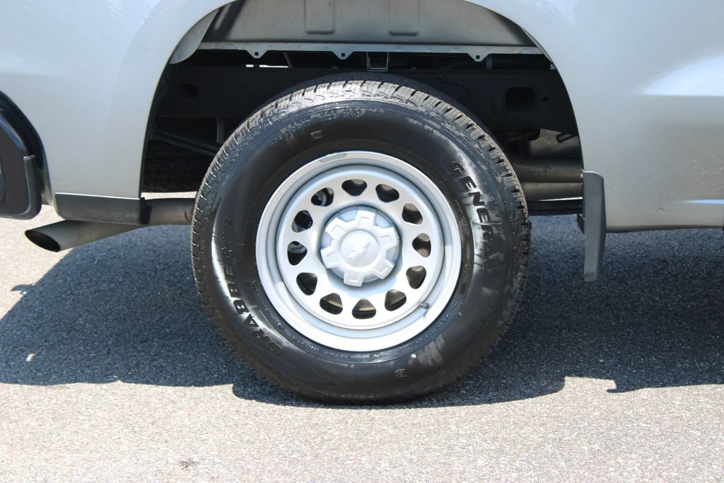 Used 2025 Chevrolet Silverado 1500 W/T w/ WT Value Package AWD/4WD image 13