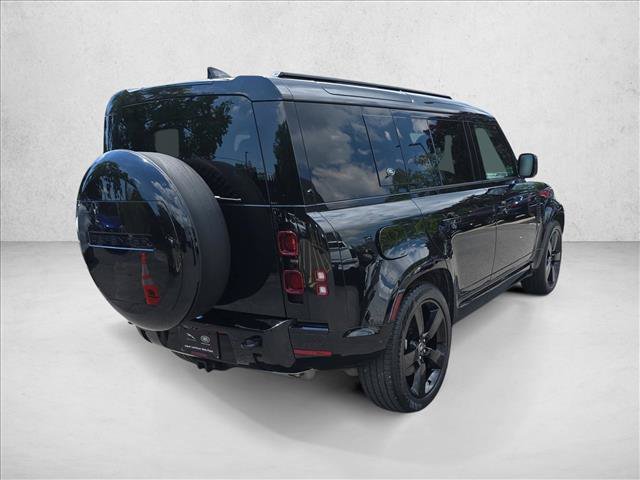 Used 2024 Land Rover Defender 110 X-Dynamic SE AWD/4WD image 5