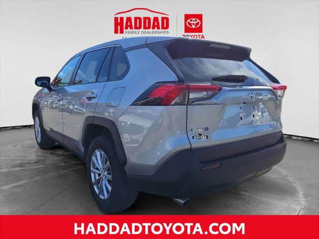 Certified 2023 Toyota RAV4 LE AWD/4WD image 3