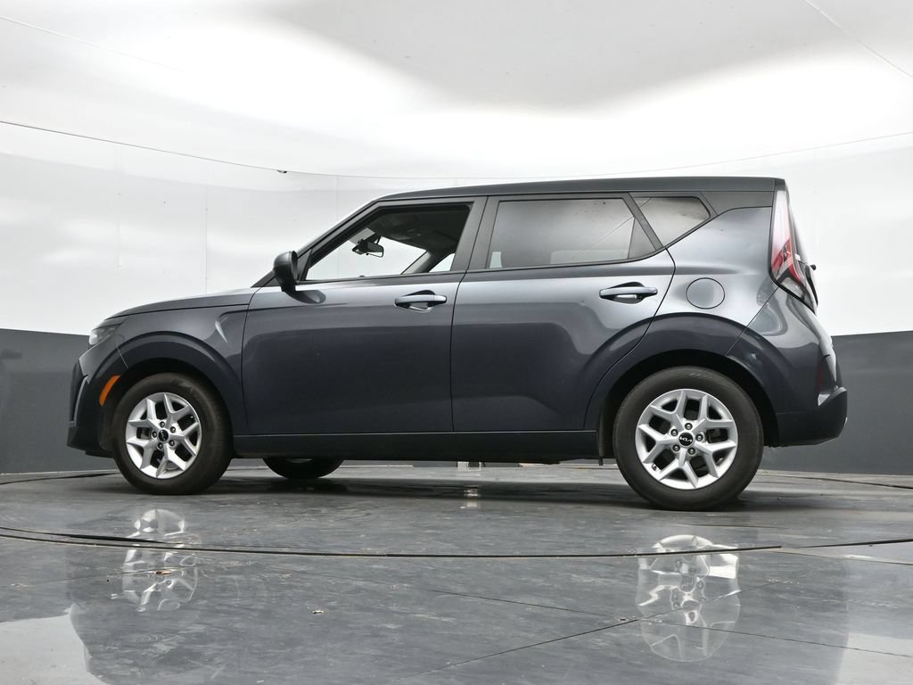 Used 2025 Kia Soul LX w/ LX Technology Package FWD image 43