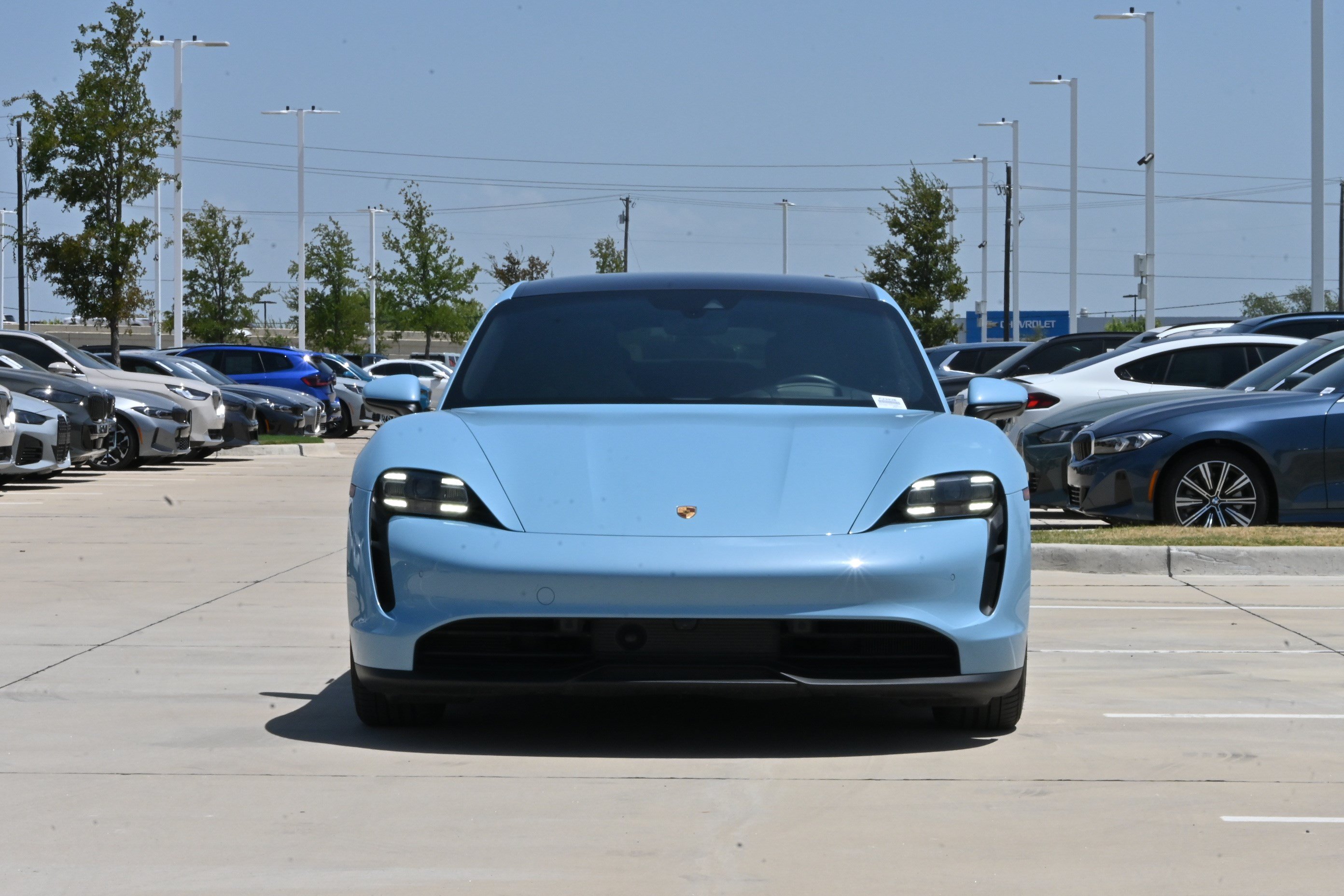 Used 2022 Porsche Taycan RWD image 3