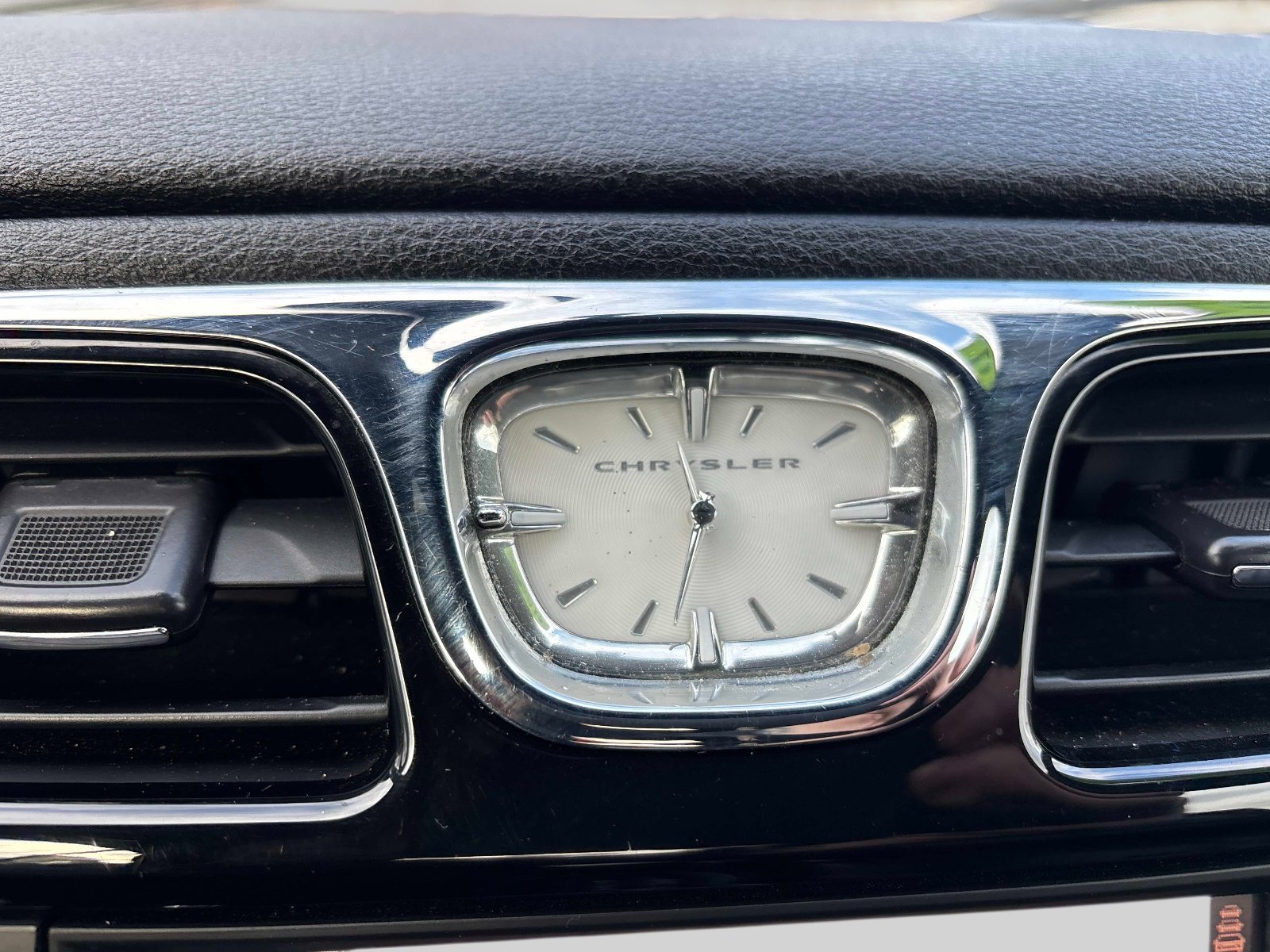 Used 2011 Chrysler 200 Limited image 25