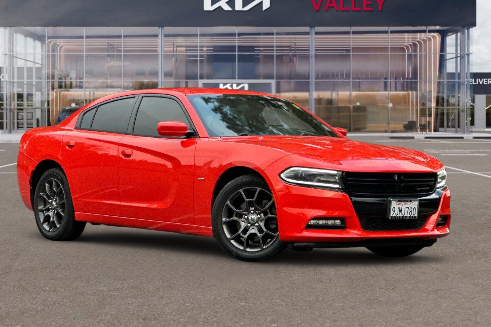 Used 2018 Dodge Charger GT image 2