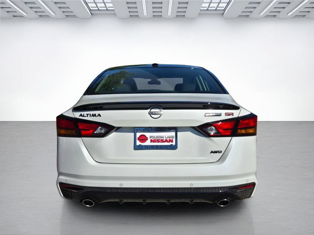 New 2026 Nissan Altima 2.5 SR w/ SR Midnight Edition Package AWD/4WD image 5