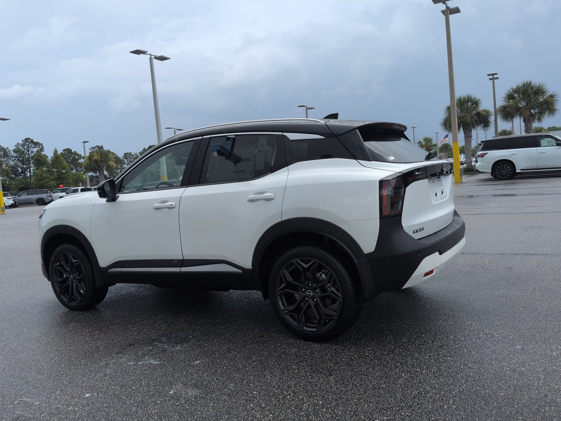 New 2026 Nissan Kicks SR FWD image 7