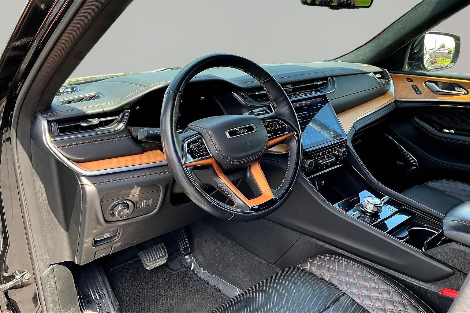 Used 2021 Jeep Grand Cherokee L Summit AWD/4WD image 17