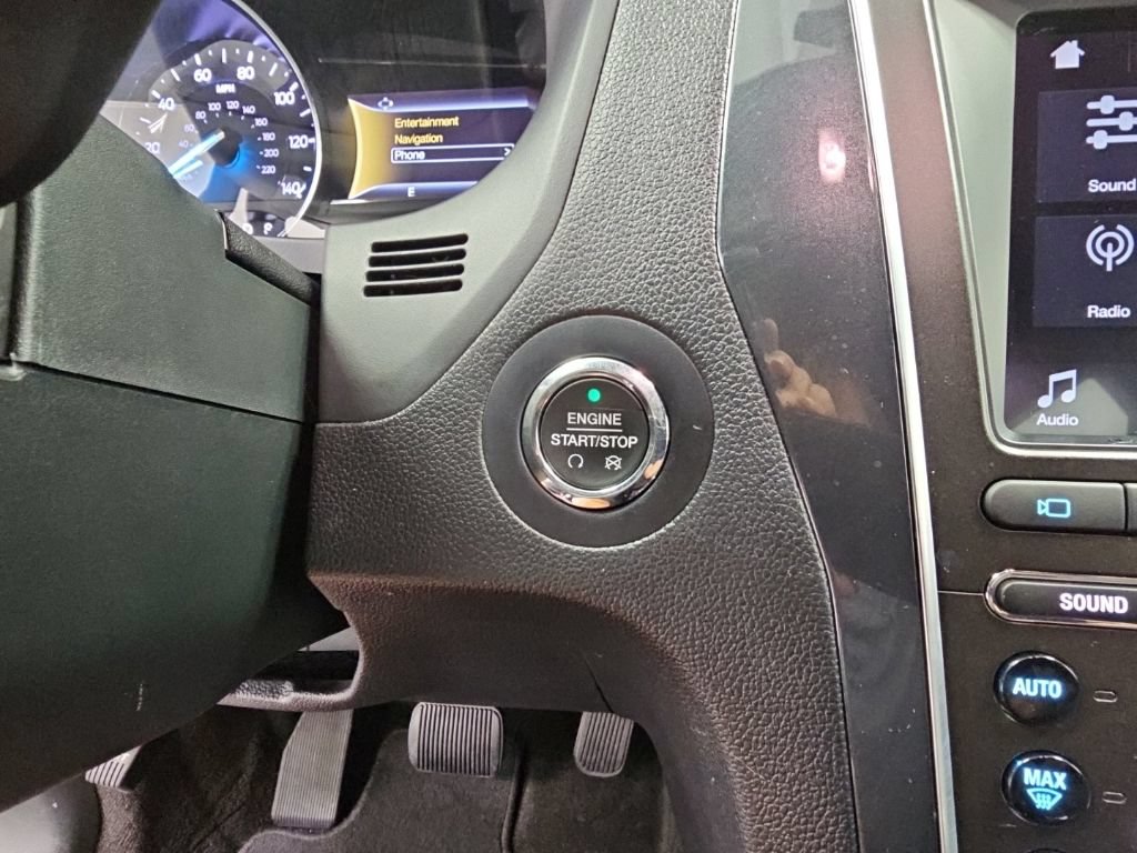 Used 2018 Ford Explorer Limited w/ Equipment Group 301A AWD/4WD image 27