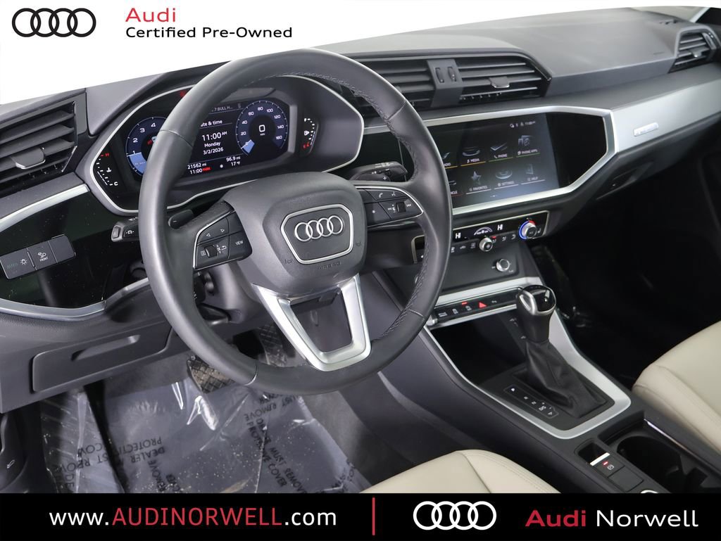Certified 2023 Audi Q3 2.0T Premium w/ Convenience Package image 2