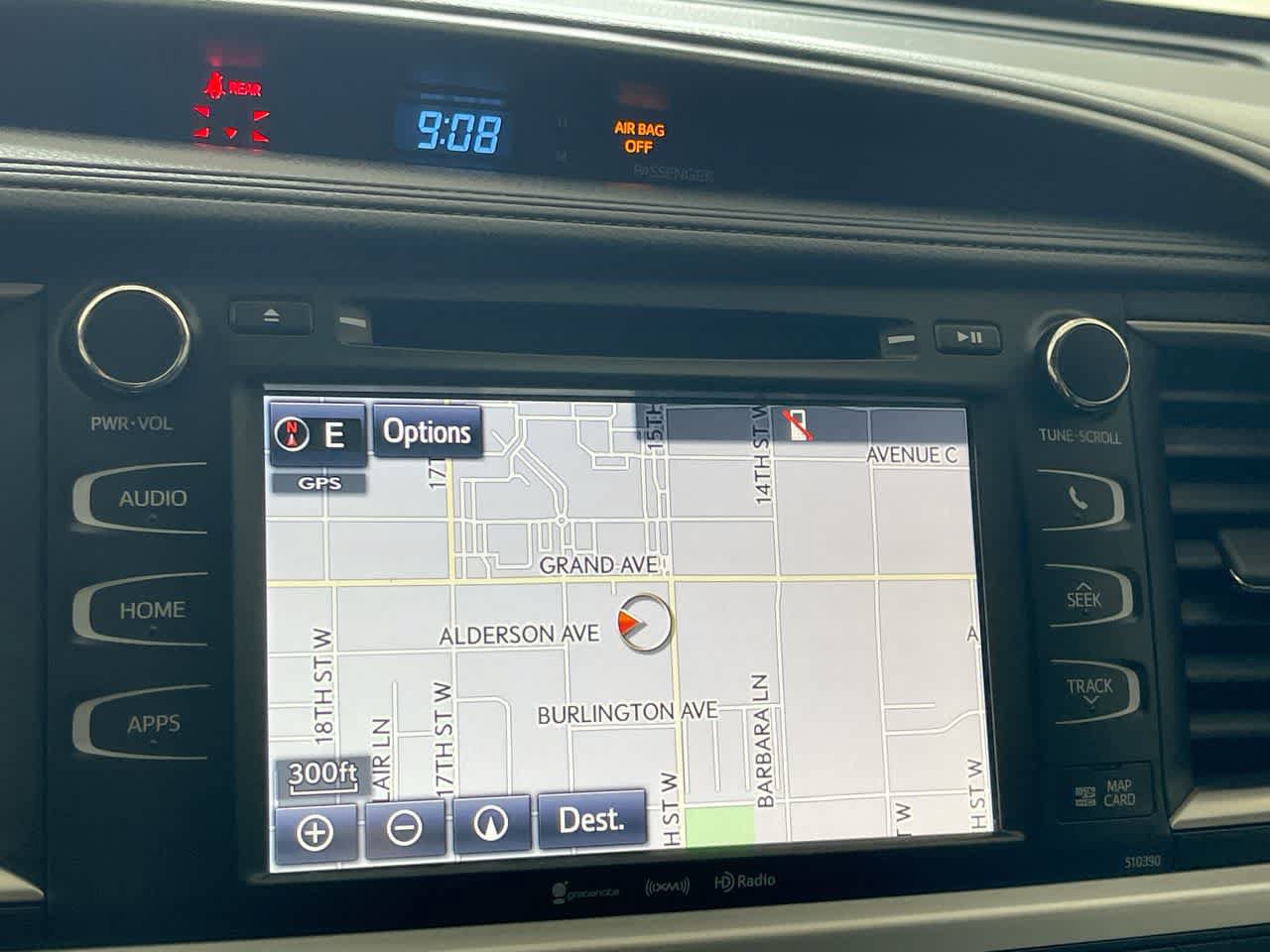 Used 2019 Toyota Highlander SE w/ Carpet Mat Package (TMS) AWD/4WD image 18