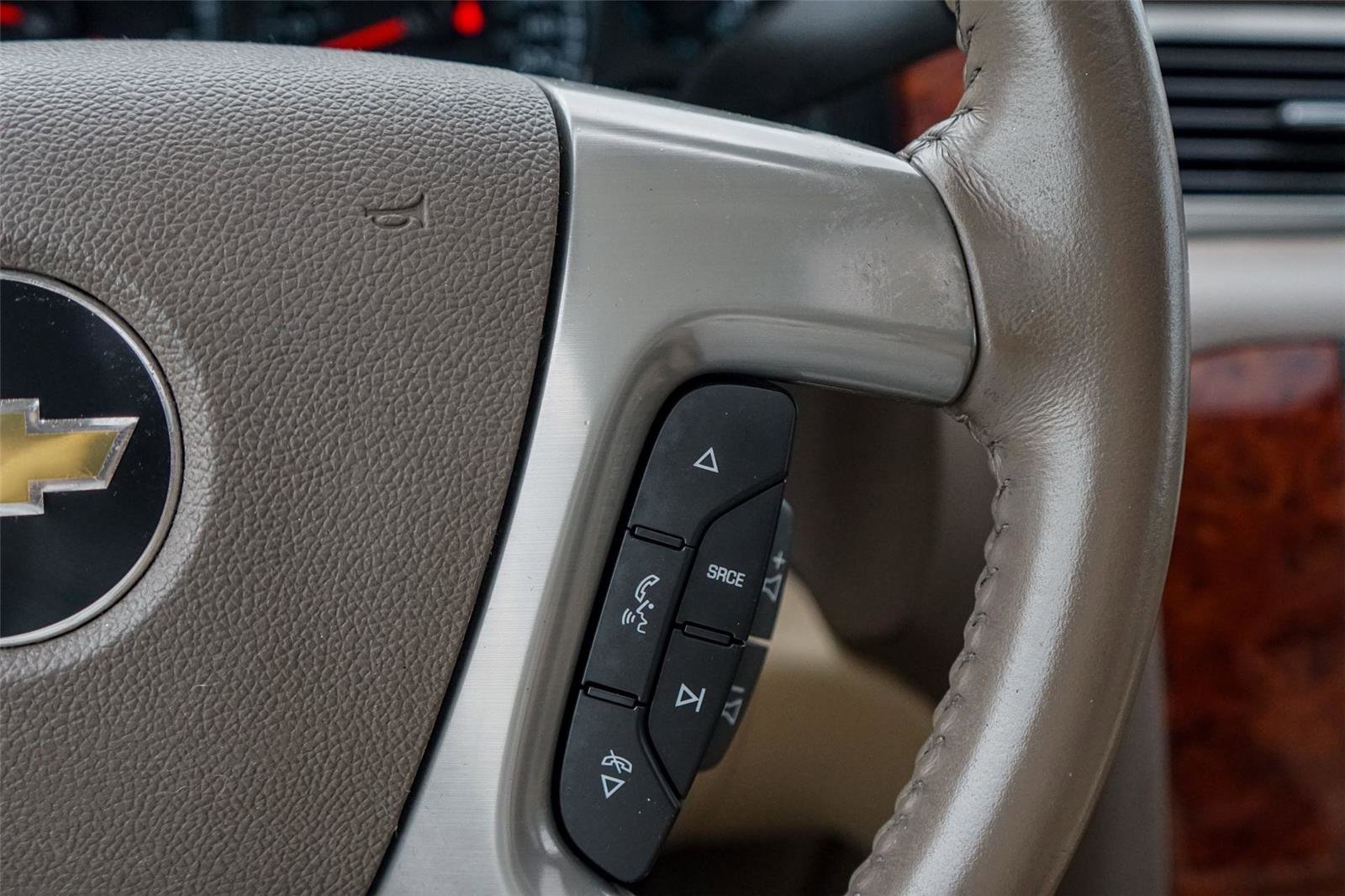 Used 2011 Chevrolet Tahoe LTZ RWD image 15